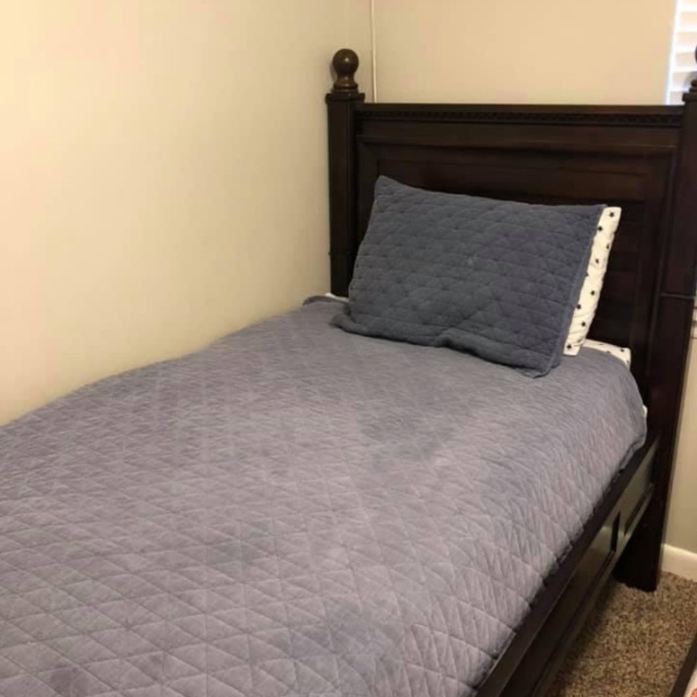 Pottery Barn Navy Quilt and Sham